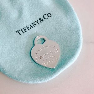 Return to Tiffany Pendant